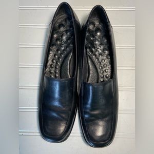 Walking Cradles Ladies Sz 9 Slim Black Leather Slip On Casual Shoes Good Cond